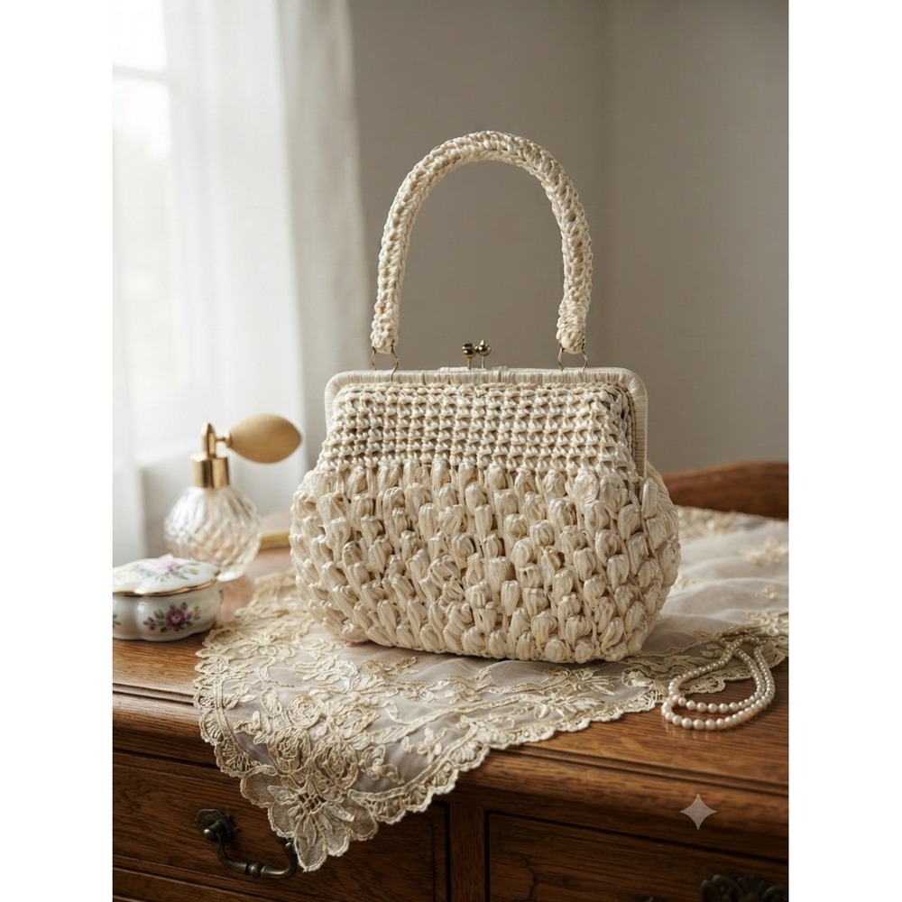 Vintage Made in Japan Woven Straw Kiss Lock Handbag Cream Popcorn Knit  Handle
